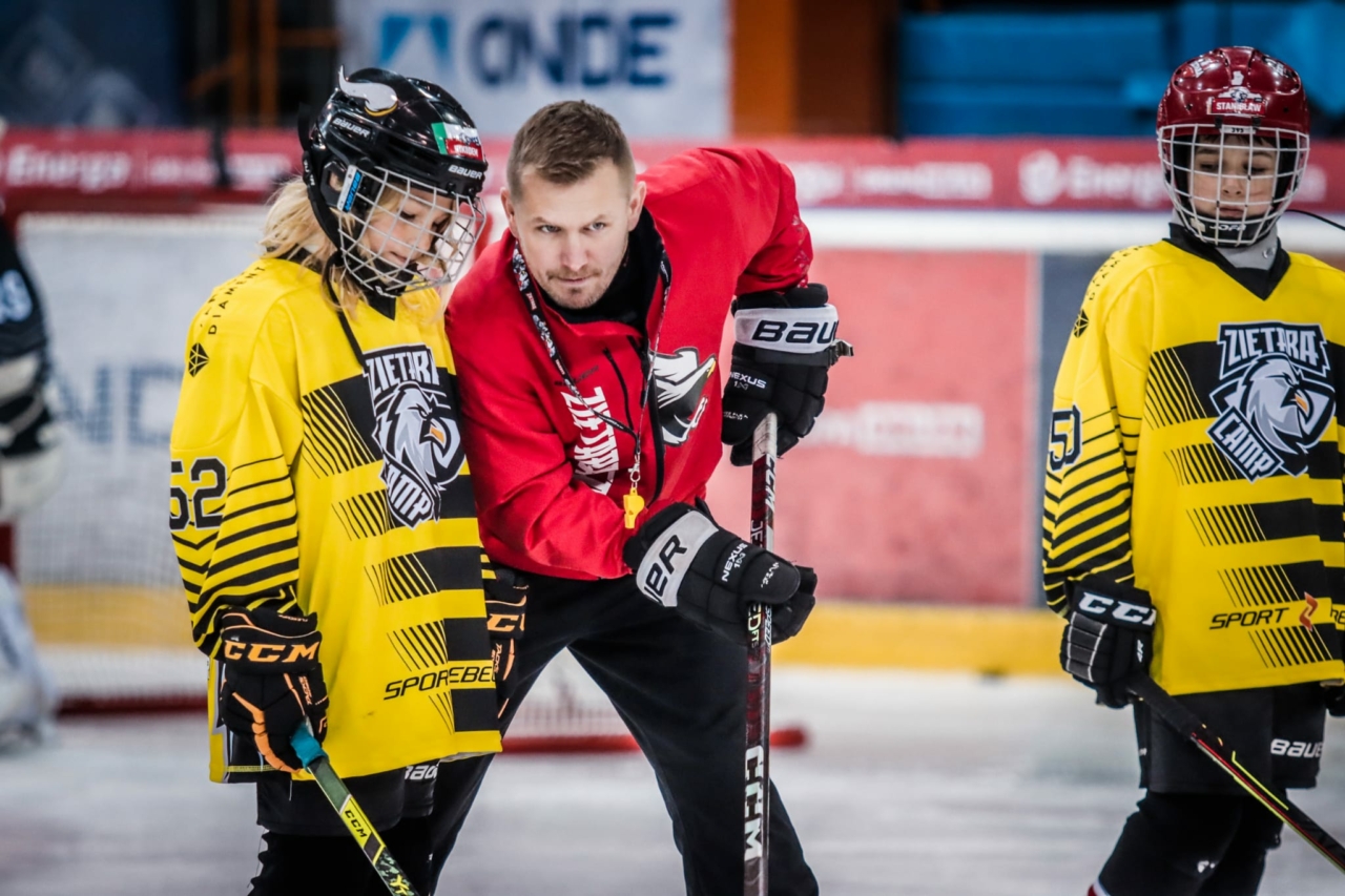 Marek Raczka au Lyon Hockey Club 4 marek razcka lyon hockey club